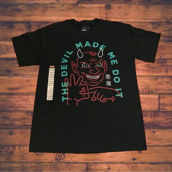 Spencer’s Neon Sign Funny The Devil Made Me Do It Halloween Horror Shirt - Picture 1 of 5